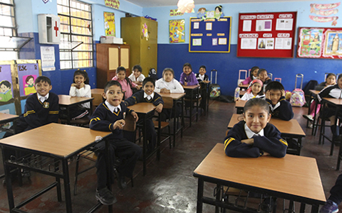 Foto estudiantes peruanos con mejores promedios